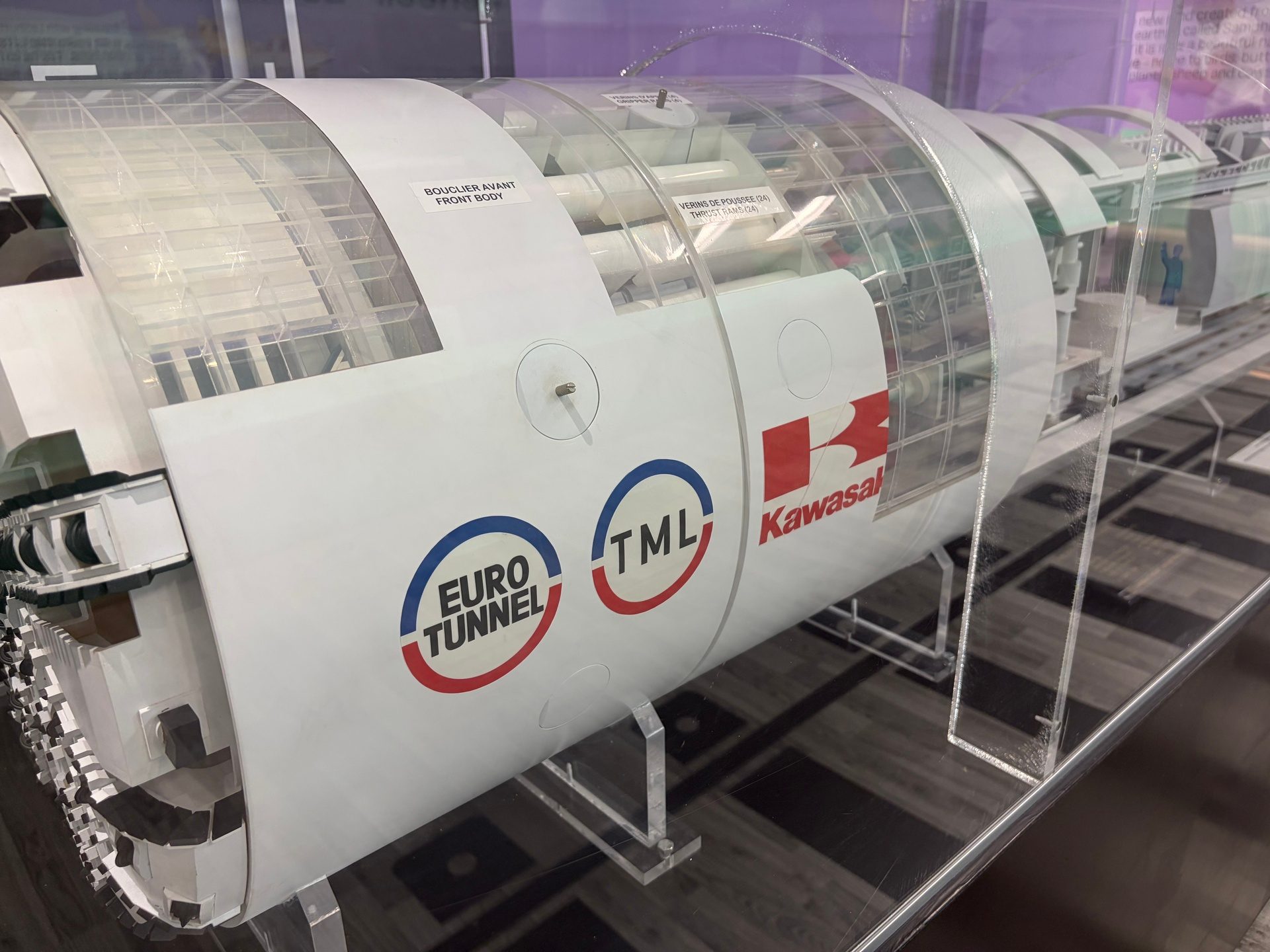Modellino di una fresa meccanica TBM usata per scavare il Tunnel della Manica