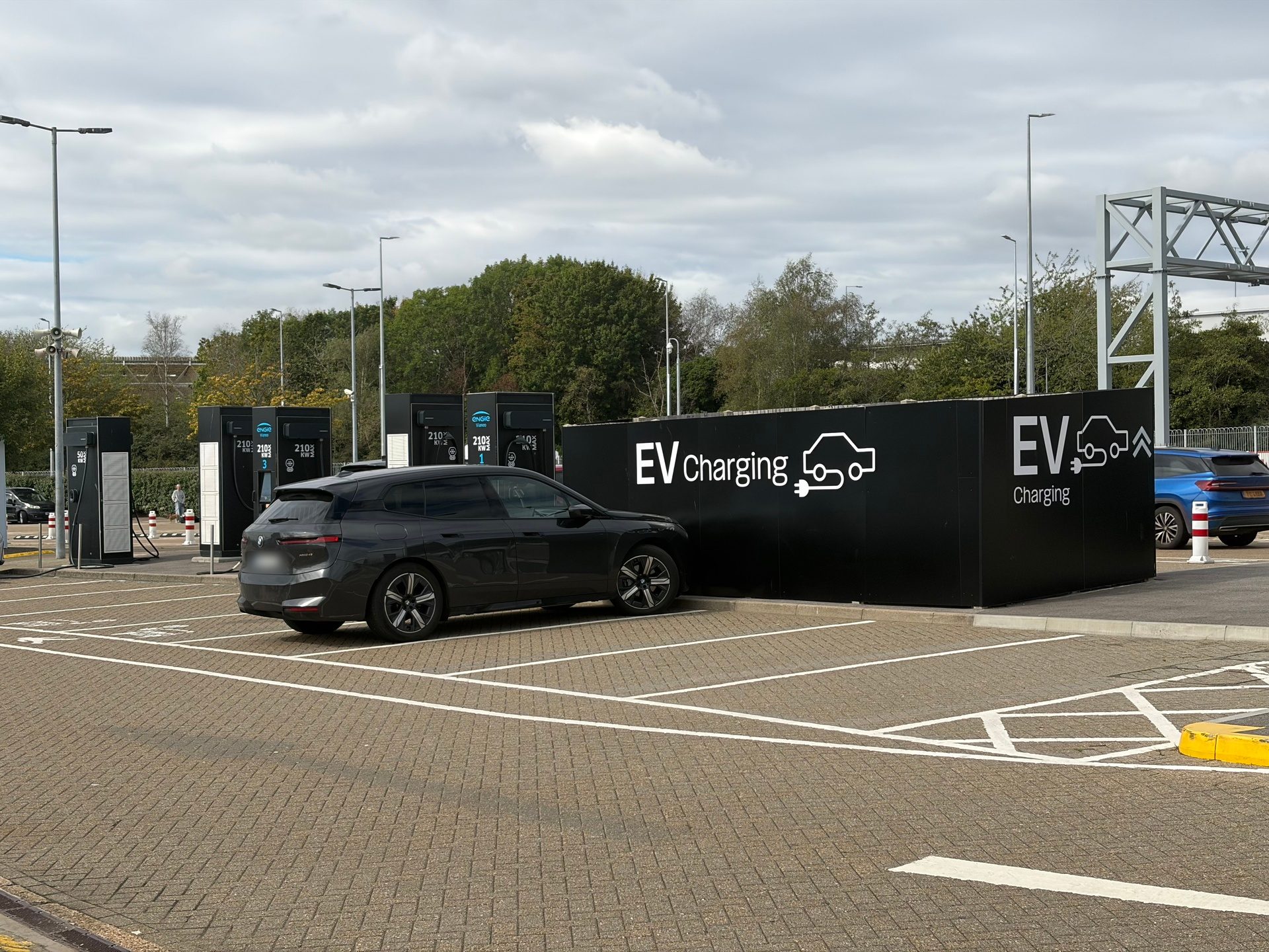 Colonnine di ricarica per auto elettriche al terminal Eurotunnel